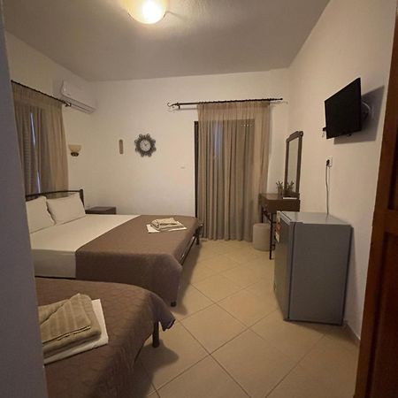 Hotel Avra Ouranoupoli Bagian luar foto