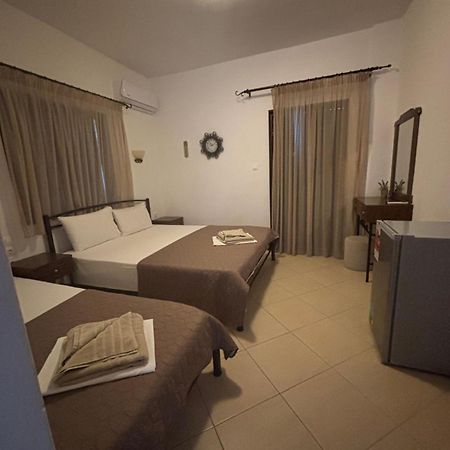 Hotel Avra Ouranoupoli Bagian luar foto