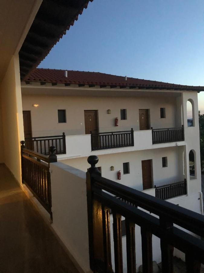 Hotel Avra Ouranoupoli Bagian luar foto