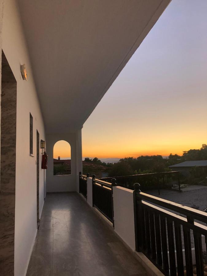 Hotel Avra Ouranoupoli Bagian luar foto